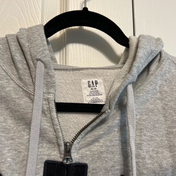 Oversized GAP Hoodie - Picture 3 of 3